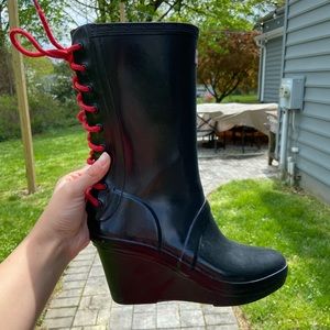 Hunter Wedge Red Lace Up